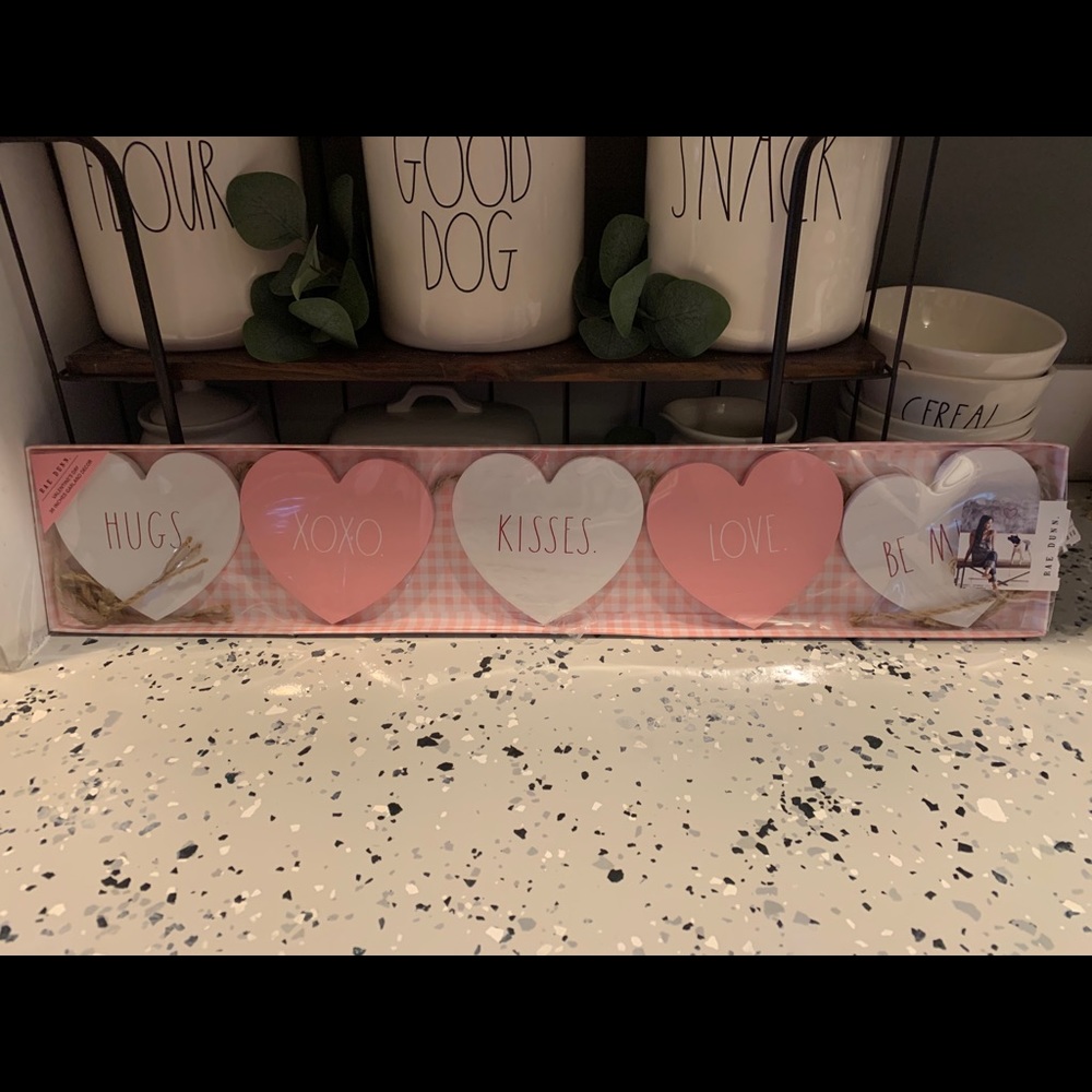 Rae Dunn Valentine’s Garland